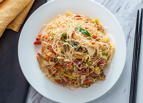 Bowl de fideos de arroz vegetarianos