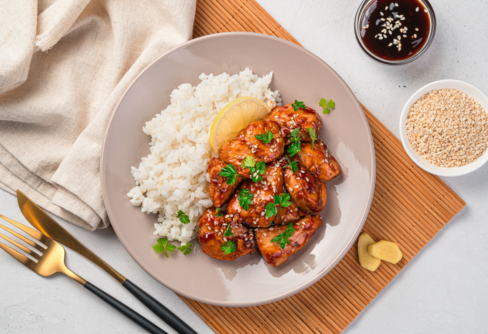 Pollo con salsa teriyaki