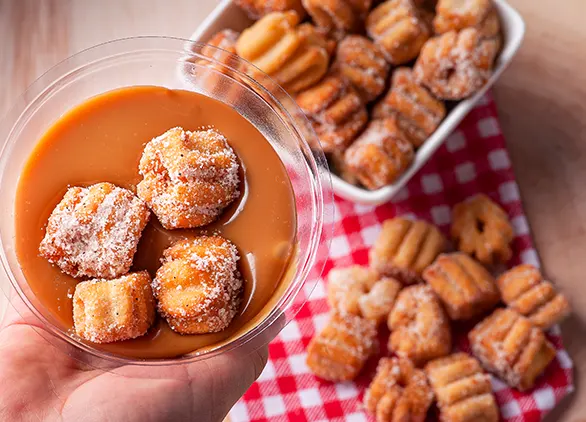 Bocaditos de churros con salsa de dulce de leche